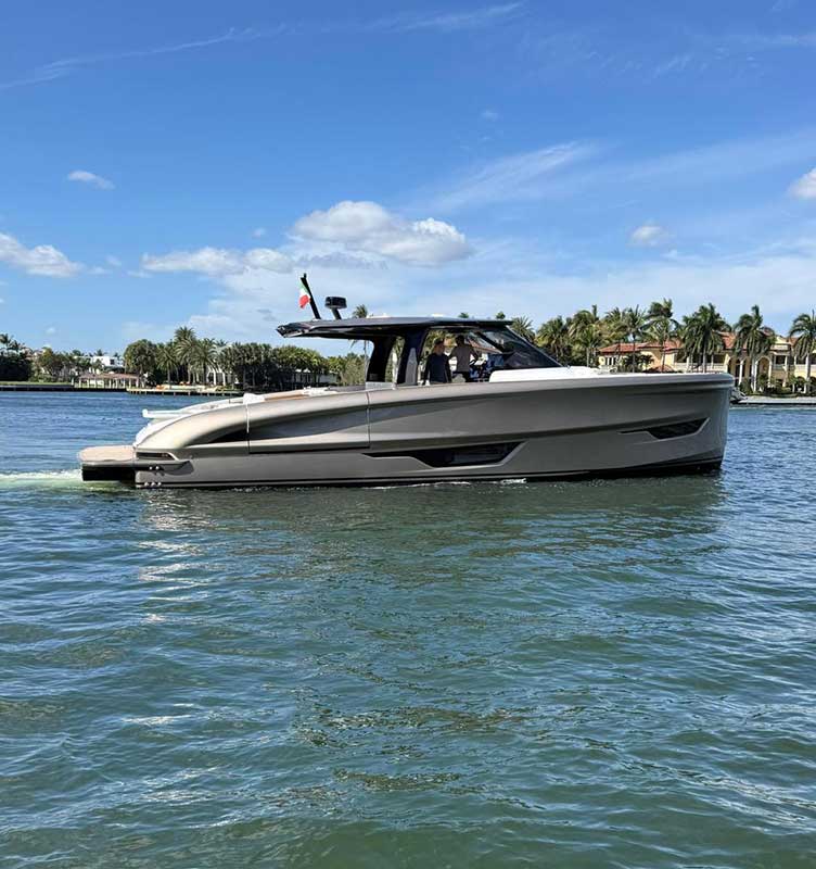 Solaris_52_Sport_Turismo-1