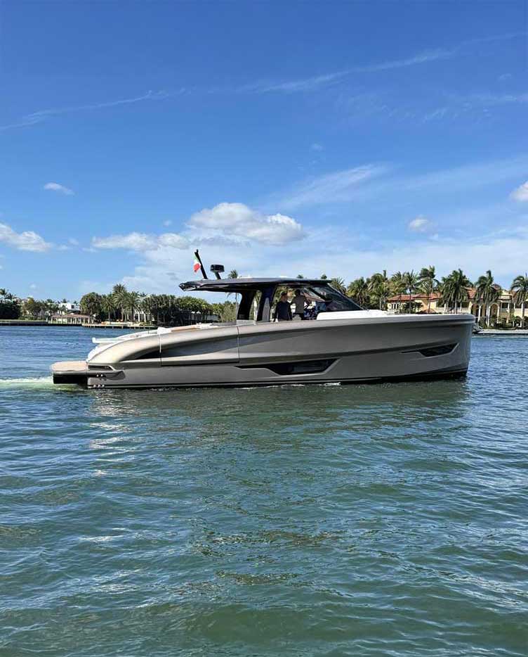 Solaris_52_Sport_Turismo